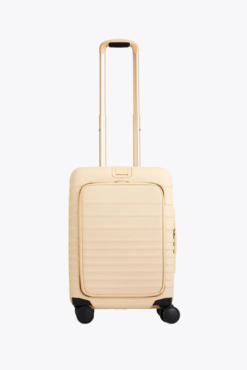 The Front Pocket Carry-On in Beige/29"ROLLER | Beis
